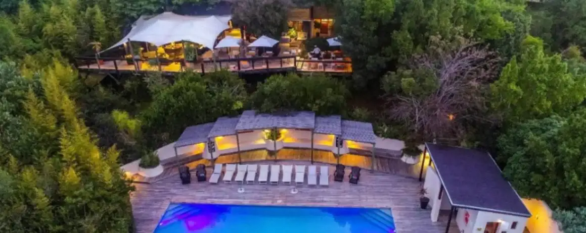 Hog Hollow Country Lodge-1